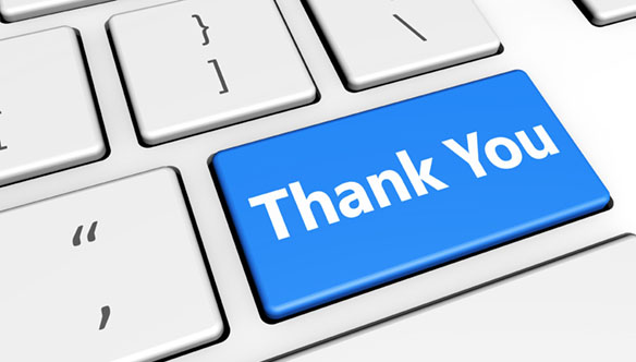 "Thanks" is a commonly used email sign off that is used in casual business communication.